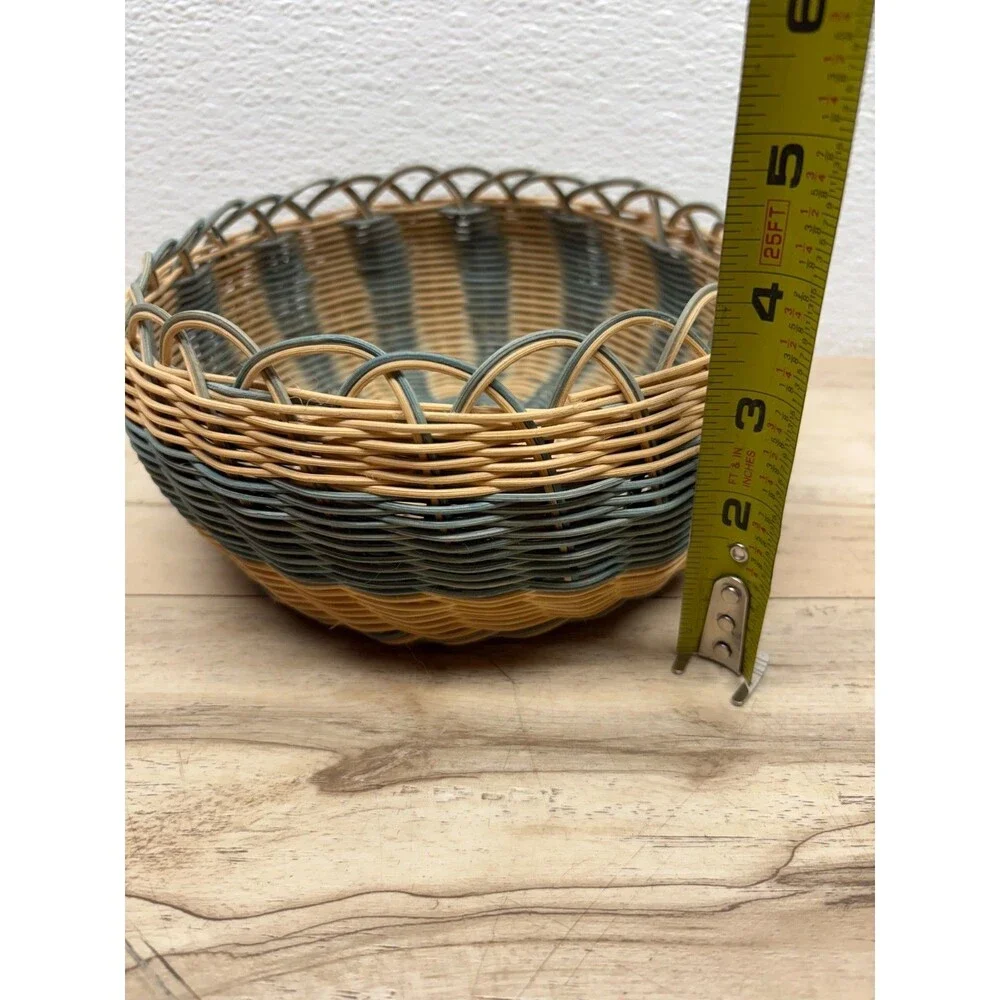 Vtg Handwoven Round Basket 7